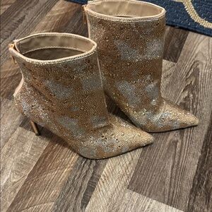 Steve Madden Rhinestone Boots. Size 6.5. Good pre-loved condition.